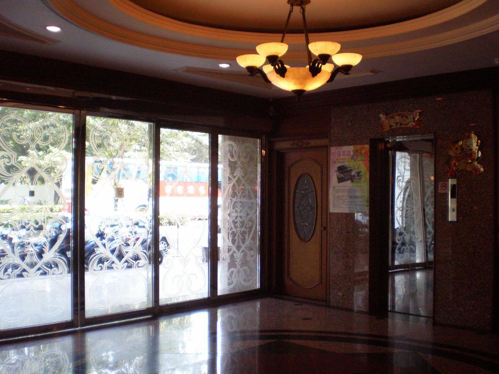 Emperor Hotel Kaohsiung Exterior photo