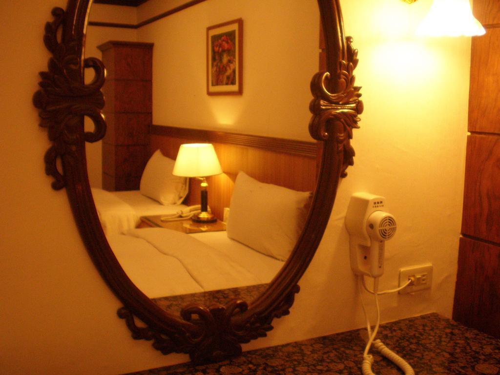Emperor Hotel Kaohsiung Room photo