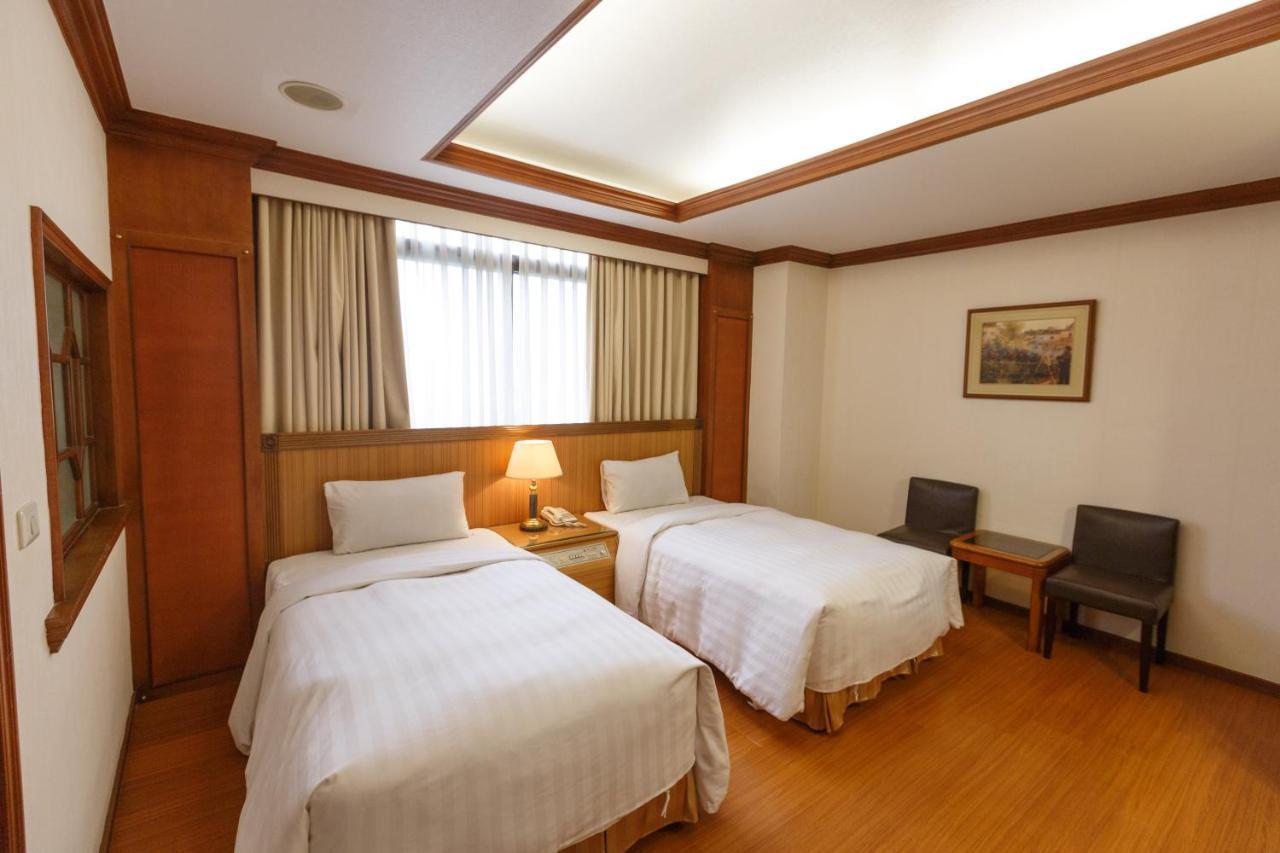 Emperor Hotel Kaohsiung Exterior photo